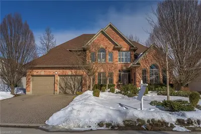 273 HARTSON Close, London North, ON N6H 5B4