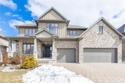2370 MEADOWLANDS Way, London North, ON N6G 5L8