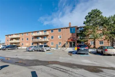 1584 Ernest Avenue 102, London South, ON N6E 1X9