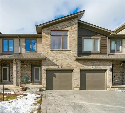 1960 DALMAGARRY Road 113, London North, ON N6G 0T8