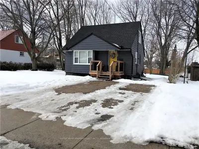 725 Lancaster Street, Woodstock, On N4s 5n3