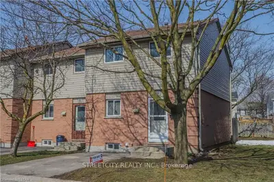 114 PAULINE Crescent 30, London South, ON N6E 2X6