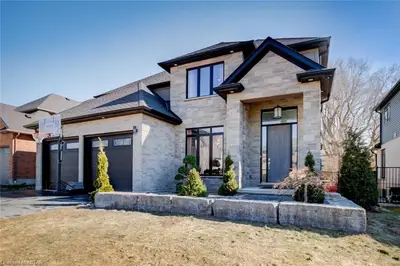 6961 CLAYTON Walk, London South, ON N6P 0B2