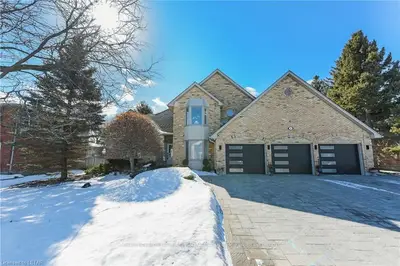 49 South Carriage Road, London North, ON N6H 5M3