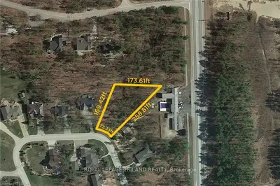 10063 JENNISON Crescent, Lambton Shores, ON N0M 1T0