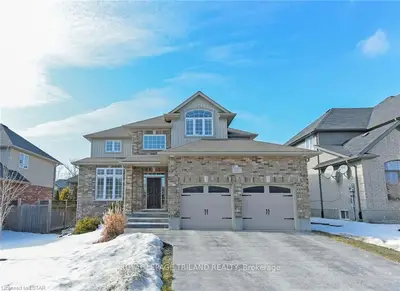 887 LONGWORTH Road, London South, ON N6K 0B8