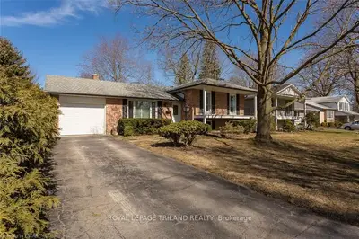 132 WAKEFIELD Crescent, London North, ON N5X 1Z8