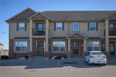3320 MEADOWGATE Boulevard 4, London South, ON N6M 0A7