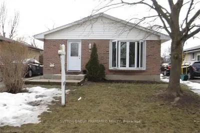 80 CLIFTON Crescent, London South, ON N6C 3V8