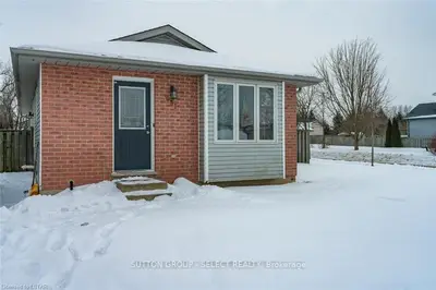 231 FLEMING Drive, London East, ON N5V 5C7