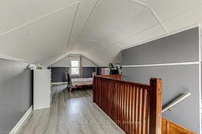 204 THOMPSON Road, London South, ON N5Z 2Y9