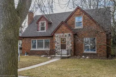 18 MAIN Street N, Lambton Shores, ON N0N 1J0