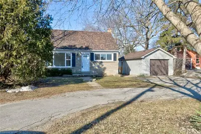 825 WHARNCLIFFE Road S, London South, ON N6J 2N9