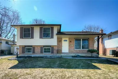 216 PARK Street, Strathroy-Caradoc, ON N7G 3V9