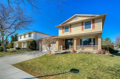 1019 FLINTLOCK Road W, London North, ON N6H 4M1