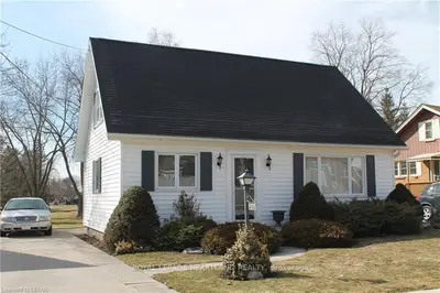 407 CARLING Street, South Huron, ON N0M 1S2