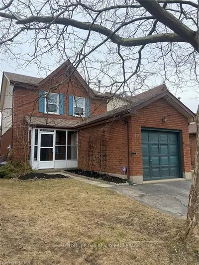 151 WALMER , London North, ON N6G 4H3
