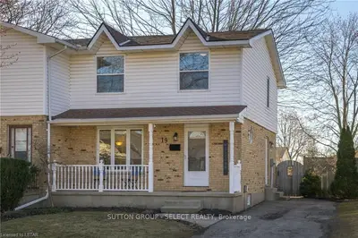19 LACEY Crescent, London South, ON N6E 2E6