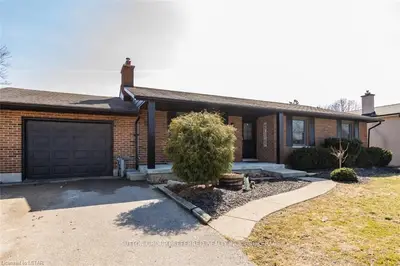 19 SOUTHLAND Drive, London South, ON N6P 1C2