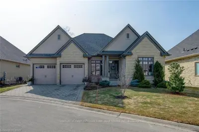 233 WOODHOLME Place, London North, ON N6G 0H4