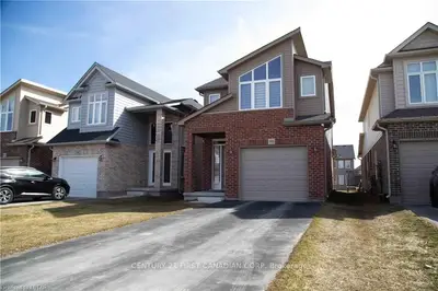 1703 O'hanlan Lane, London North, ON N5X 0N2
