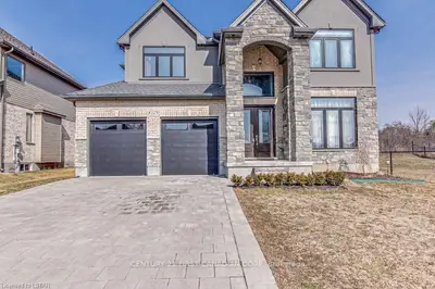 2241 SPRINGRIDGE Drive, London North, ON N5X 0J6
