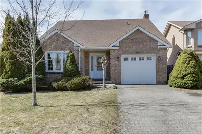 56 SHERBOURNE Crescent, London North, ON N6G 4M1