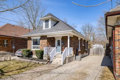 105 SPRINGBANK Drive, London South, ON N6J 1E5