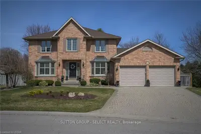 14 THIRLMERE Road, London North, ON N6G 4R1