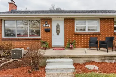 1226 Hillcrest Avenue, London East, ON N5Y 4N1