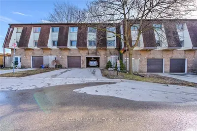 40 FAIRFAX Court 19, London North, ON N6G 3Y3