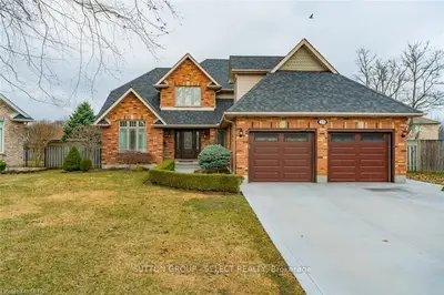 23 WILDFLOWER Place, London East, ON N5Y 5M4