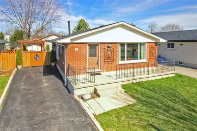 12 HARDING Crescent, London South, ON N6E 1G3