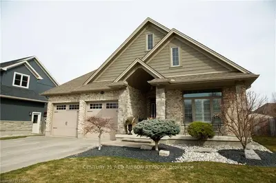373 MACDONALD Street, Strathroy-Caradoc, ON N7G 2M2