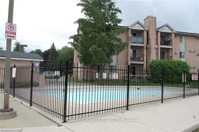 2228 TRAFALGAR Street 201, London East, ON N6H 2B8