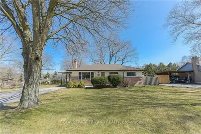 370 WILLARD Crescent, London South, ON N6K 2H7