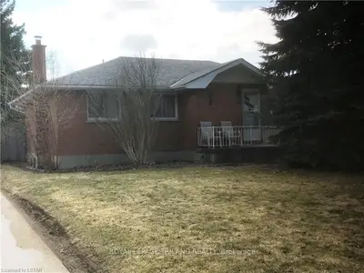 25 GOLDWICK Crescent, London East, ON N5V 2K9