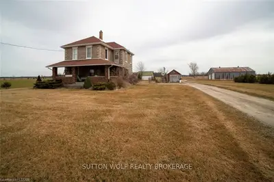 5333 CALVERT Drive, Adelaide Metcalfe, ON N7G 3H5