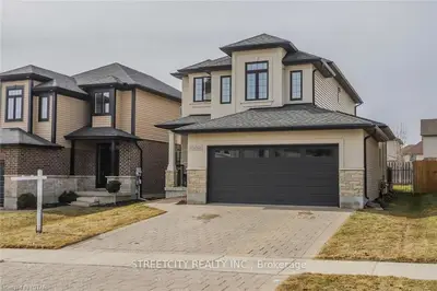 1682 BEAVERBROOK Avenue, London North, ON N6H 0E3