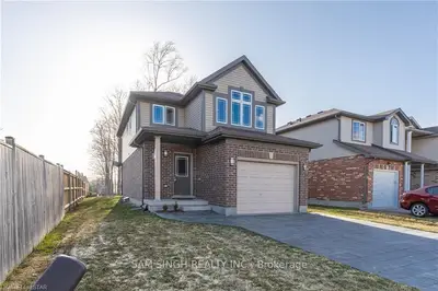 1989 Denview Avenue, London North, ON N6G 0G3