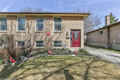 70 MONSARRAT Crescent, London East, ON N5Y 4Y8