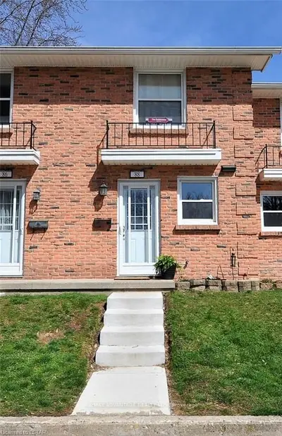 1385 COMMISSIONERS Road W 88, London South, ON N6K 1E2