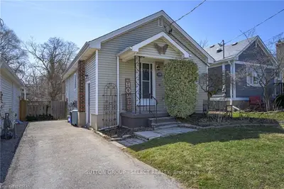 559 CHESTER Street, London South, ON N6C 2K1