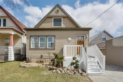 8 HUME Street, London East, ON N5Z 2N8