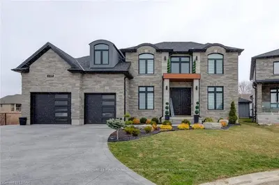 7091 CLAYTON Walk 2, London South, ON N6P 0A1