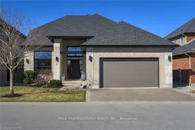 1525 JIM ALLEN Way 7, London South, ON N6K 0E1