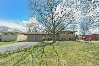17 FIELD Road, London South, ON N6P 1C5