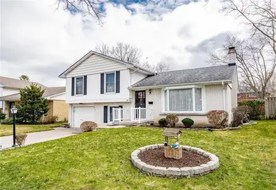 747 DUNBOYNE Crescent, London North, ON N5X 1X9