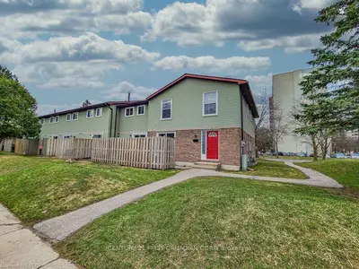 70 Fiddlers Green Road 4, London North, On N6h 4r4