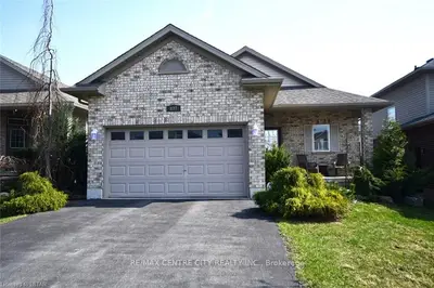 877 CUTROSS Avenue, London North, ON N6G 5N3